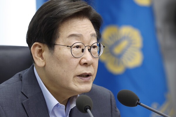 트럼프 '<b>관세</b>-방위비' 압박에도 강경한 李정부… 마이웨이?