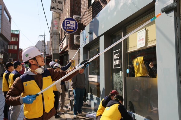 소상공인 노후점포 환경개선 모습. [한화 건설부문 제공]