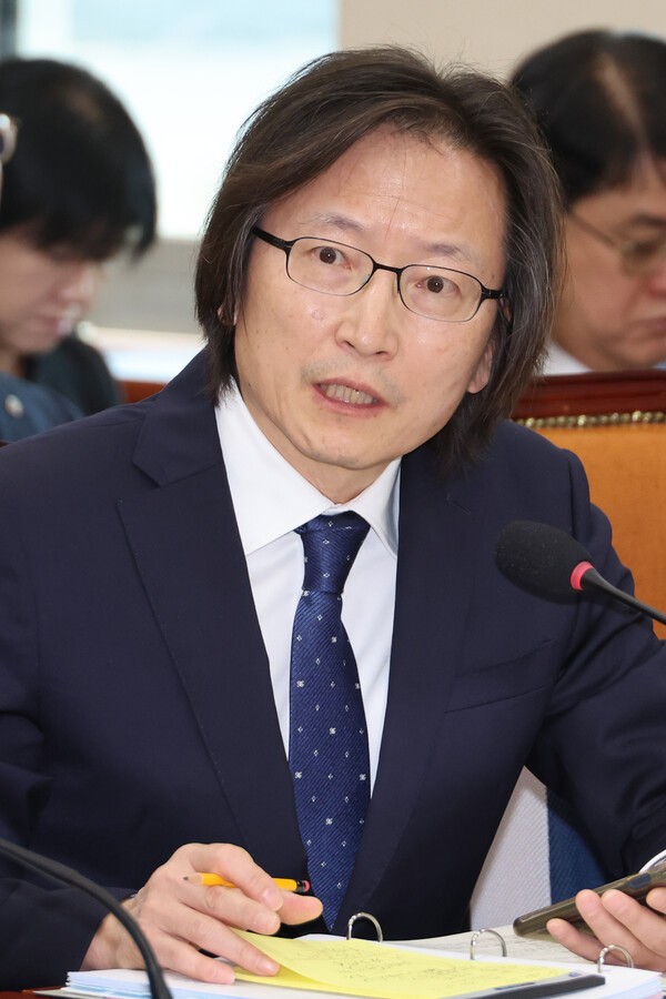 주병기 공정거래위원장이 10월 28일 서울 여의도 국회에서 열린 정무위원회의 공정위 등에 대한 종합감사에서 위원 질의에 답하고 있다. [연합뉴스]