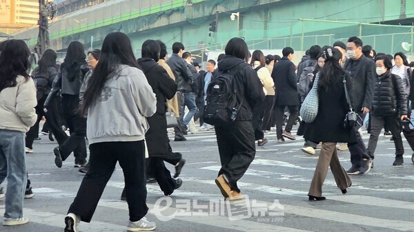 채용도 AI 시대 임박?… 잡코리아 조사 “기업 65% 에이전트 도입 검토”